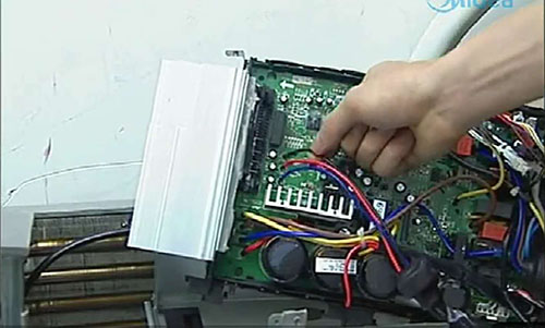 甘孜美的空调电话是多少